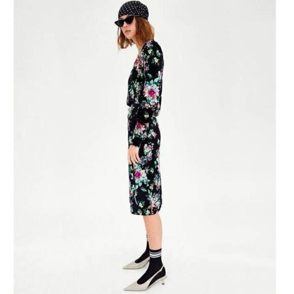 New ZARA Floral-Print Velvet Wrap Midi Dress Small - Picture 8 of 15